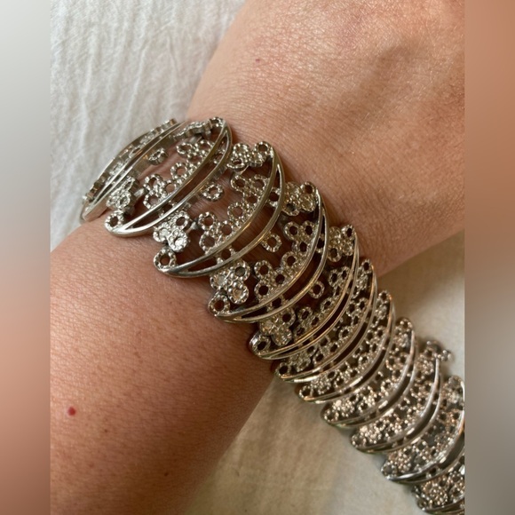 Monet Jewelry - Monet Open Design Filigree‎ Vintage Silver Tone Bracelet w/ Safety Chain
